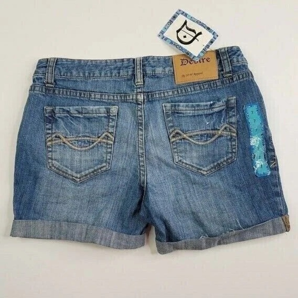 Desire Girls Size 7 Distressed Cuffed Denim Shorts Blue "by 10 W Apparel"‎